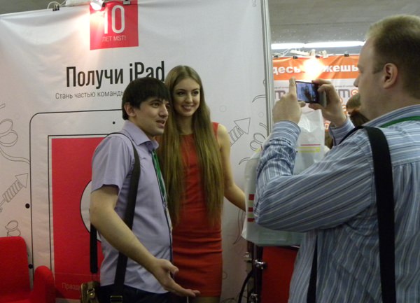 «Мисс Ульяновск 2013» Диана Борисова на стенде центрального координатора «Стачки» MST Digital agency